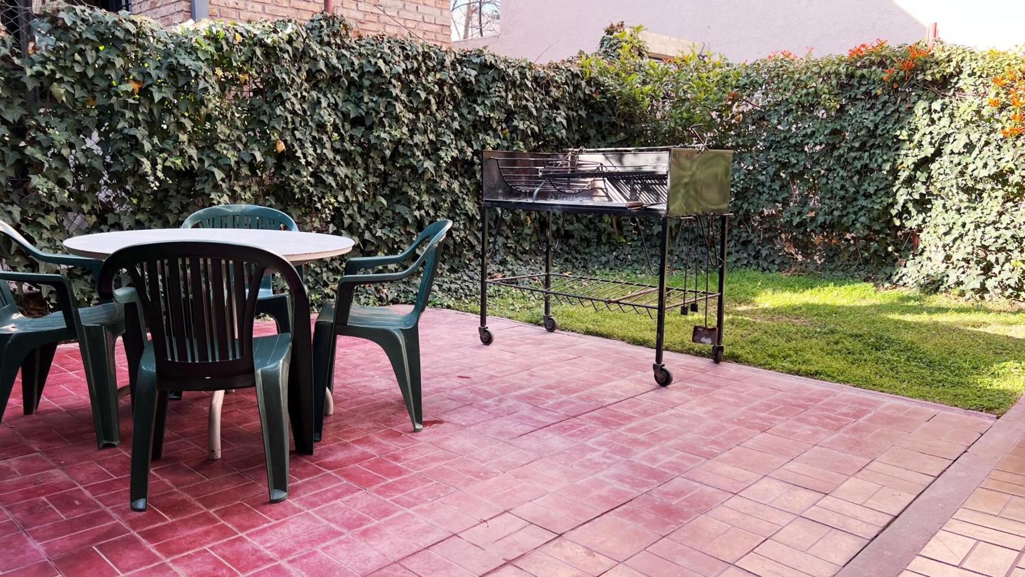 Duplex Mendoza Con Chochera Techada Exterior photo